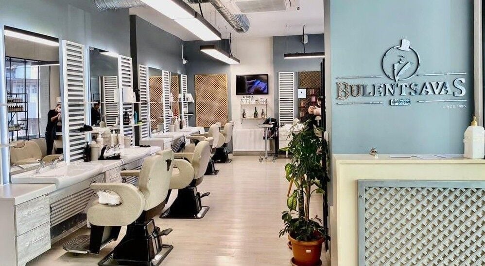 Erkek Cilt Bakımı: Profesyonel Salon Uygulamaları ve Günlük Bakım Rutini